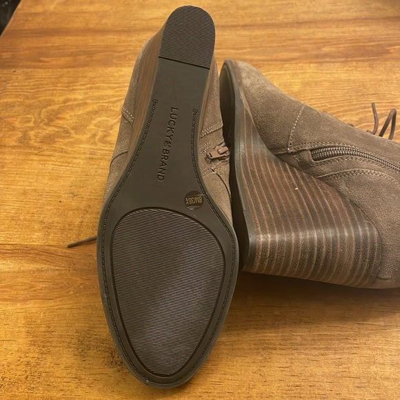 LUCKY BRAND WEDGE BOOTIES - Picture 5 of 8